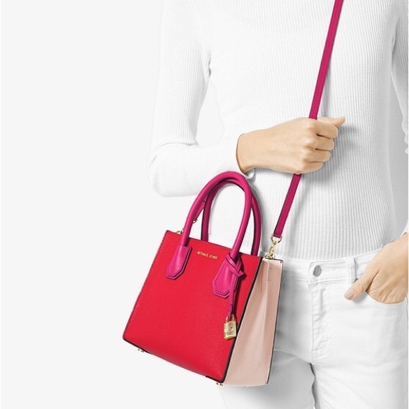 Michael Kors Mercer Medium Messenger Bag - Picture 1 of 8